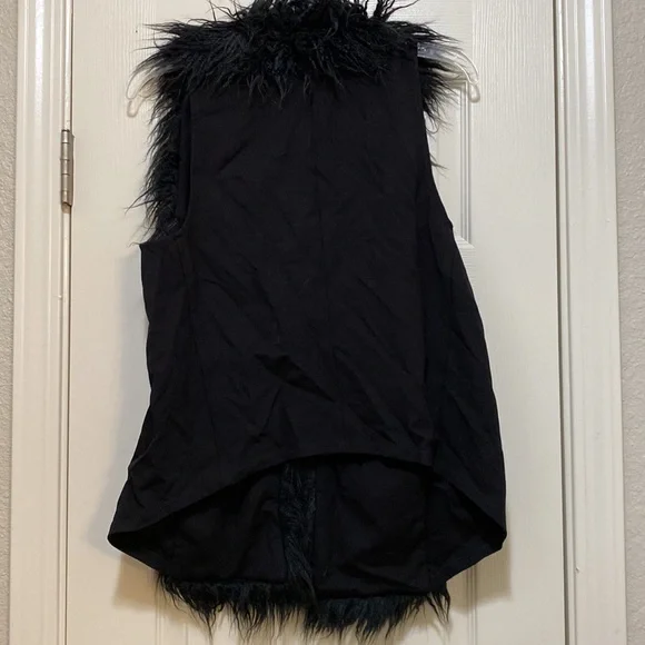 Cabi Black fuzzy vest - Picture 10 of 11